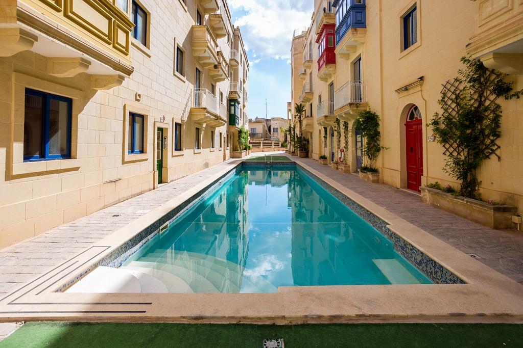 Seaview Luxury Penthouse With Shared Swimming Pool Apartman Għajnsielem Kültér fotó