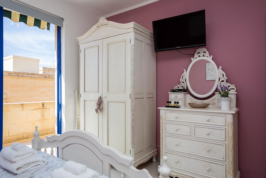 Seaview Luxury Penthouse With Shared Swimming Pool Apartman Għajnsielem Kültér fotó