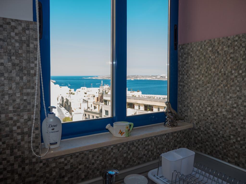 Seaview Luxury Penthouse With Shared Swimming Pool Apartman Għajnsielem Kültér fotó