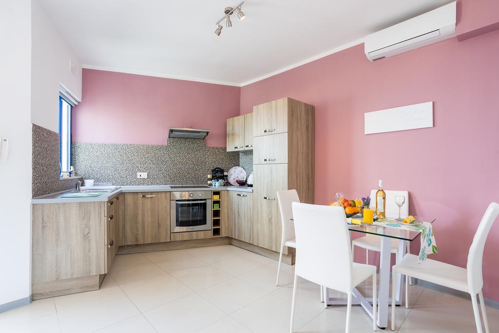 Seaview Luxury Penthouse With Shared Swimming Pool Apartman Għajnsielem Kültér fotó